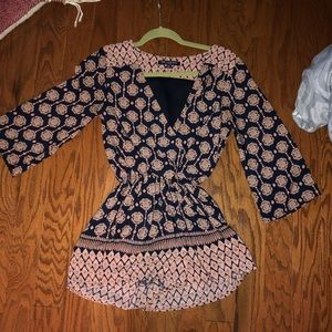 Long sleeve romper size small *with pockets !*